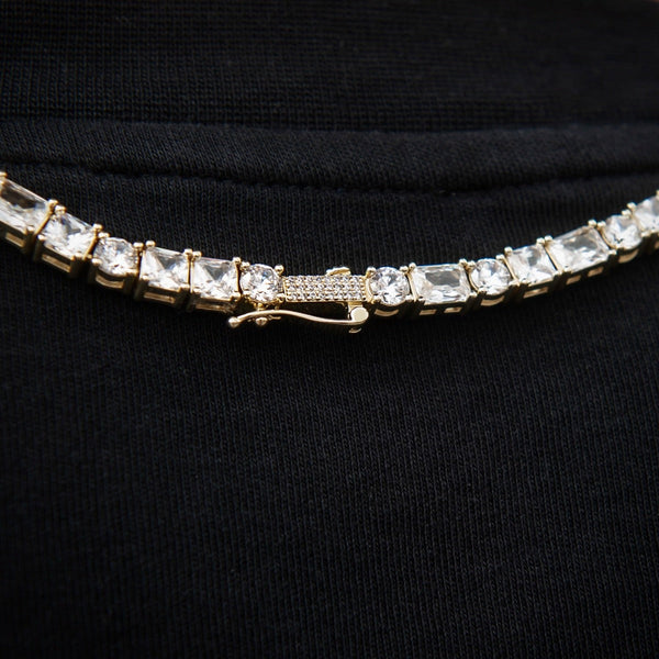Multi Diamond Lariat Chain in Yellow Gold