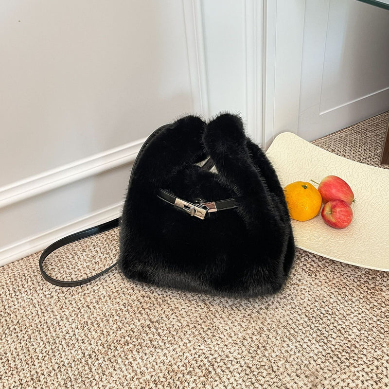 Stylish Large-Capacity Plush Hand Bucket Bag