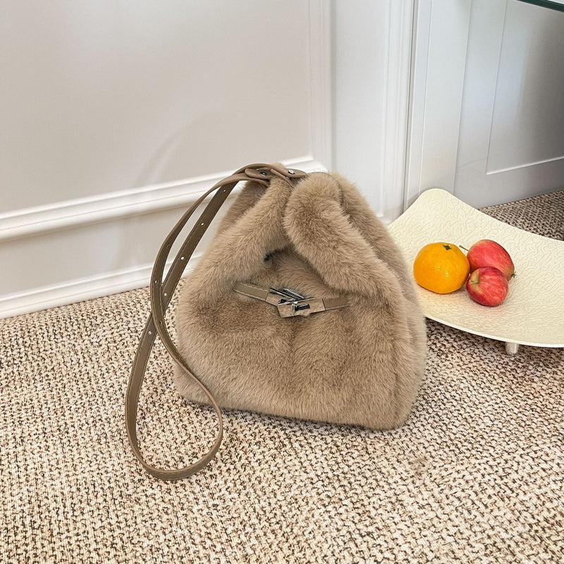 Stylish Large-Capacity Plush Hand Bucket Bag