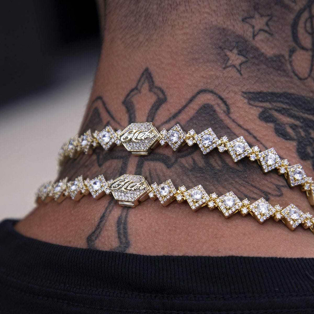 Cloister Link Chain in Yellow Gold - 10mm